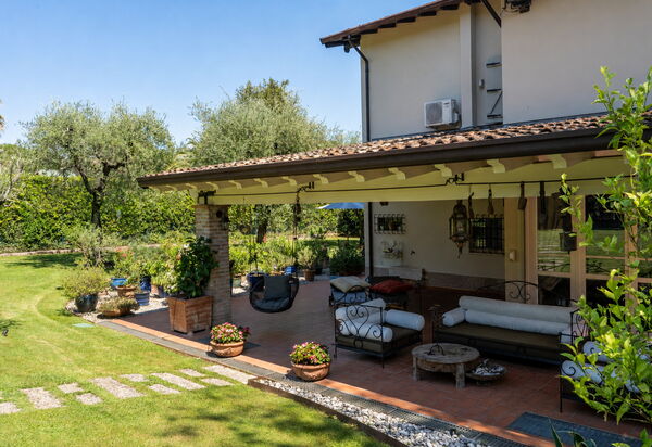 Villa El Perlè, Padenghe sul Garda: Autunno, Balcone / Terrazza / Patio, Estate, Giardino, Primavera