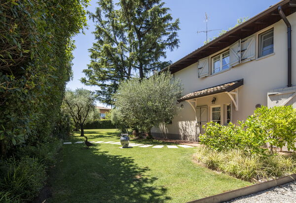 Villa El Perlè, Padenghe sul Garda: Autunno, Entrata Principale, Estate, Primavera