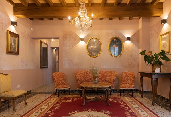 Villa Mirandola: Autumn, Living Room, Spring, Summer