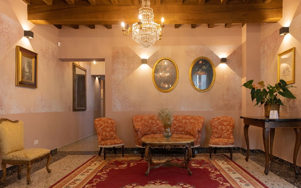 Villa Mirandola: Autumn, Living Room, Spring, Summer