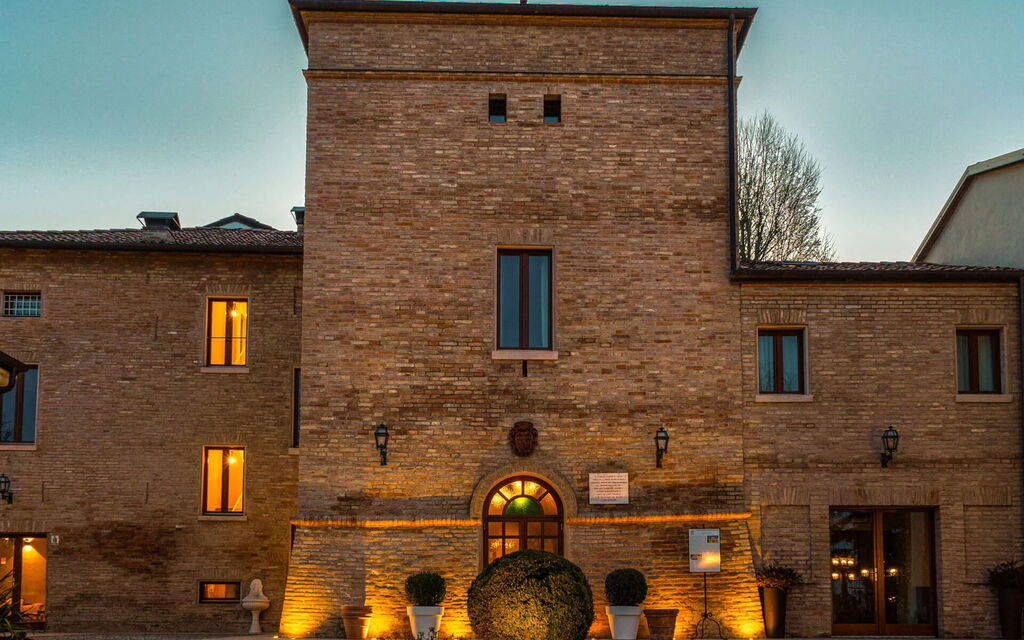 Villa Mirandola: Autunno, Entrata Principale, Estate, Primavera