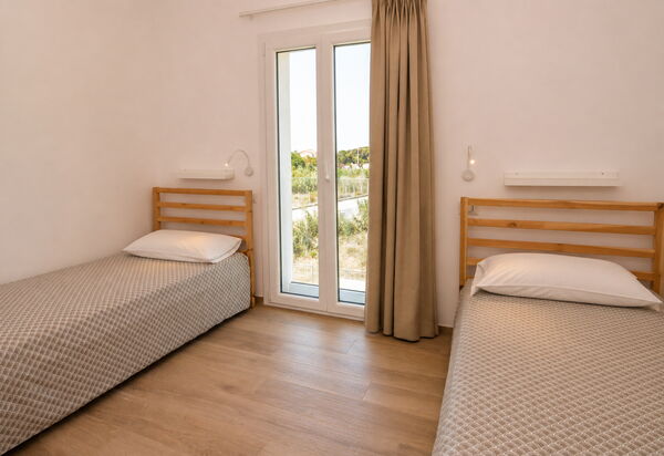 Villa Blue: Autumn, Bedroom, Spring, Summer