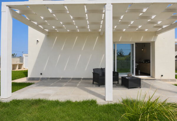 Villa Blue: Garden