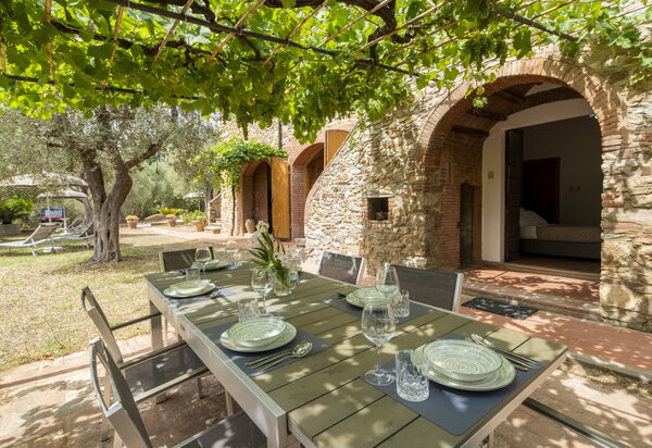 Casale delle Lupe, Campiglia Marittima: Autunno, Estate, Primavera