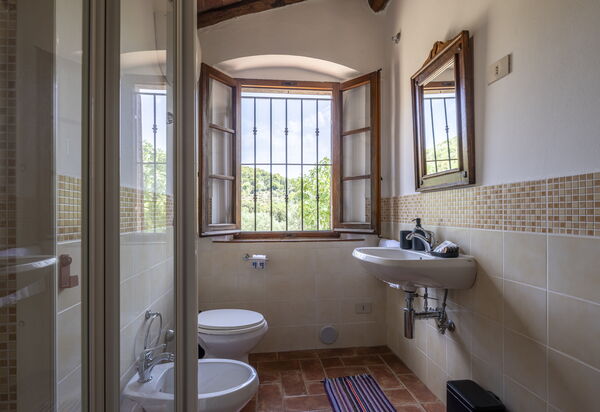 Casale delle Lupe, Campiglia Marittima: Autunno, Bagno, Camera da letto, Estate, Primavera