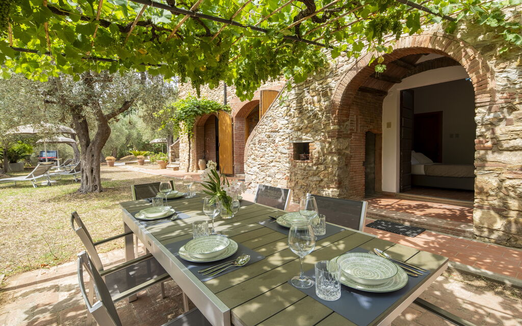 Casale delle Lupe, Campiglia Marittima: Autumn, Spring, Summer