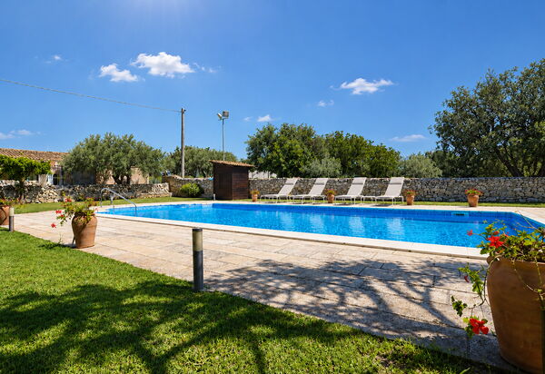 La Muraglia: Autumn, Pool, Spring, Summer