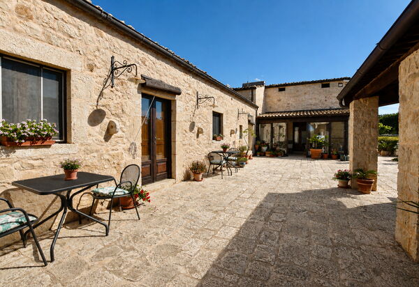 La Muraglia: Autumn, Garden, Spring, Summer