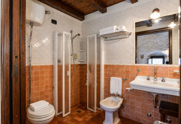 La Muraglia: Autumn, Bathroom, Spring, Summer