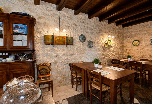 La Muraglia: Autunno, Estate, Primavera, Sala da pranzo