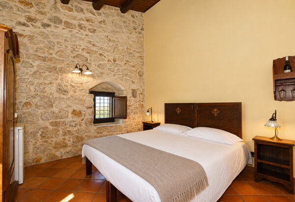 La Muraglia: Autumn, Bedroom, Spring, Summer
