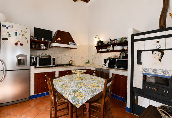 La Muraglia: Autumn, Kitchen, Spring, Summer