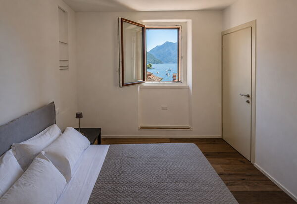Next Comacina, Lago di Como with Garage: Autumn, Bedroom, Spring, Summer