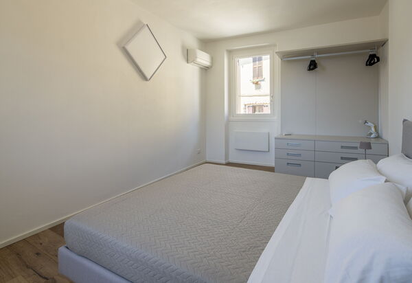 Next Comacina, Lago di Como with Garage: Autumn, Bedroom, Spring, Summer