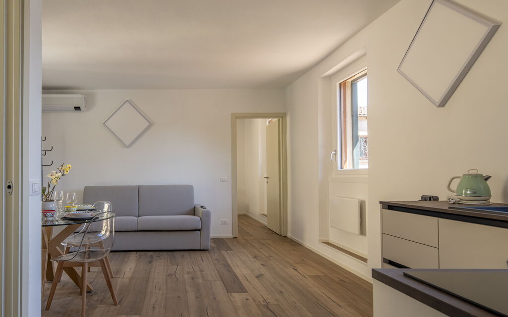 Next Comacina, Lago di Como with Garage: Autumn, Kitchen, Living Room, Spring, Summer
