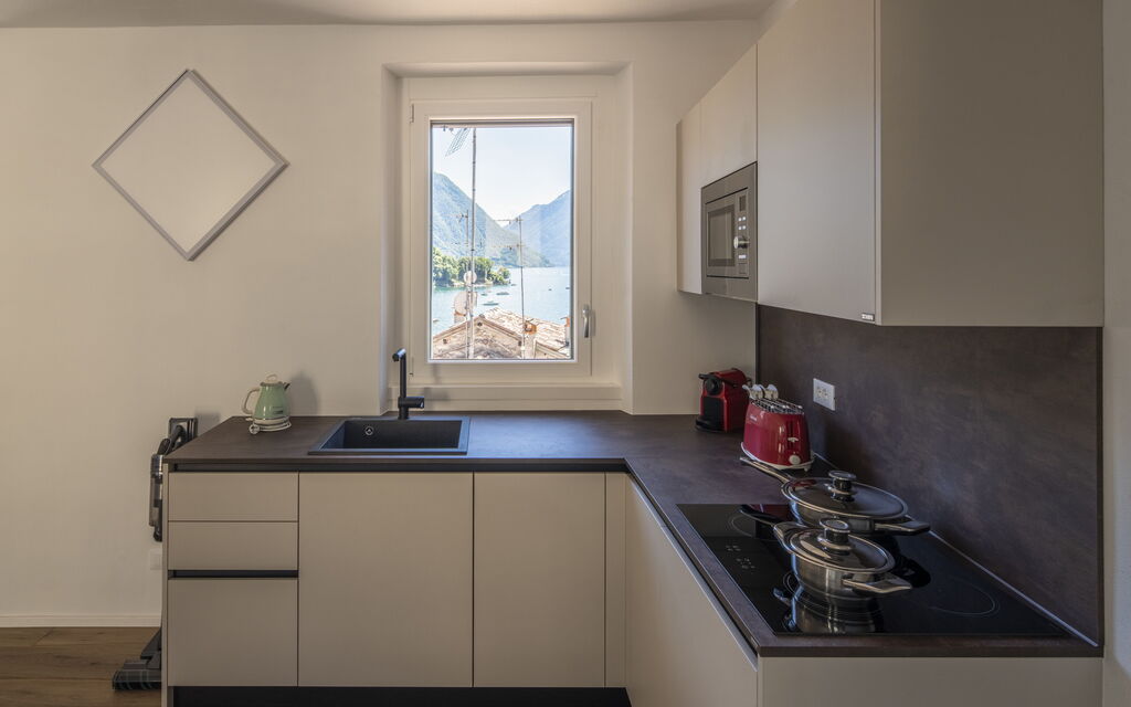 Next Comacina, Lago di Como with Garage: Autumn, Kitchen, Living Room, Spring, Summer