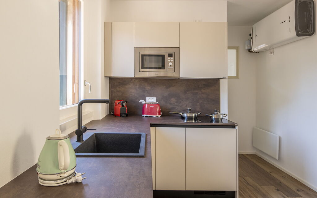 Next Comacina, Lago di Como with Garage: Autumn, Kitchen, Living Room, Spring, Summer