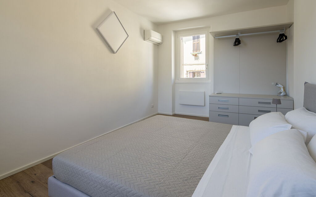 Next Comacina, Lago di Como with Garage: Autumn, Bedroom, Spring, Summer