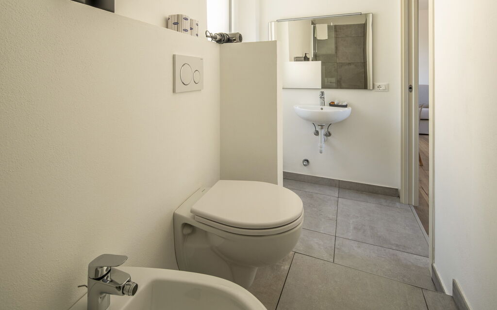Next Comacina, Lago di Como with Garage: Autumn, Bathroom, Spring, Summer