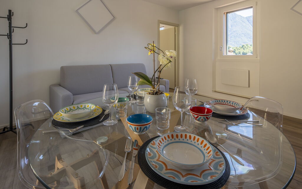 Next Comacina, Lago di Como with Garage: Autumn, Kitchen, Living Room, Spring, Summer