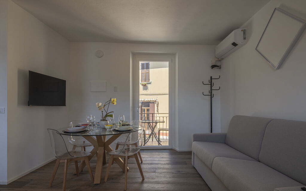 Next Comacina, Lago di Como with Garage: Autumn, Kitchen, Living Room, Spring, Summer