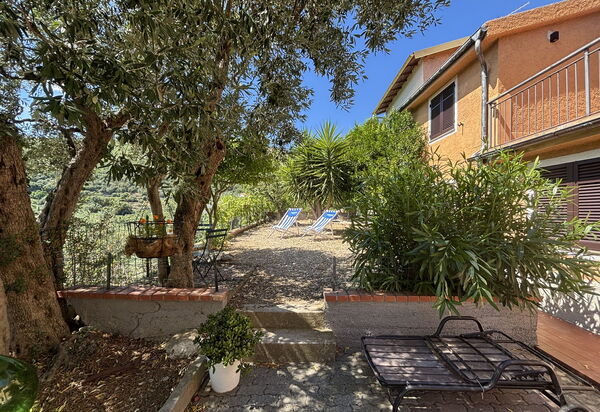 Il Fienile, Garden and Peacefull View: Autunno, Estate, Giardino, Primavera