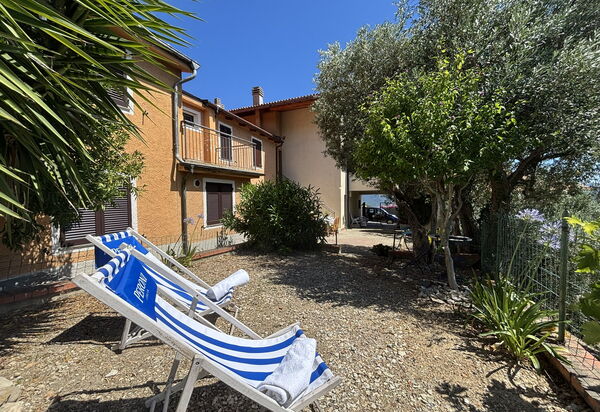 Il Fienile, Garden and Peacefull View: Autunno, Estate, Giardino, Primavera