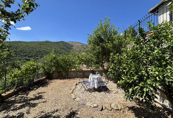 Il Fienile, Garden and Peacefull View: Giardino