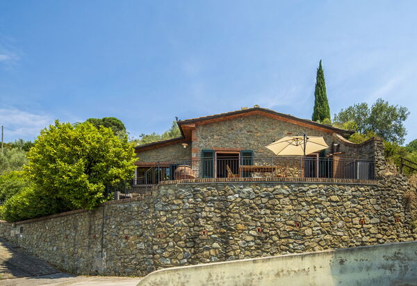 La Casina: Autunno, Entrata Principale, Estate, Primavera