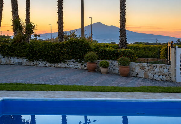 Villa Sara: Autumn, Building Exterior, Pool, Spring, Summer