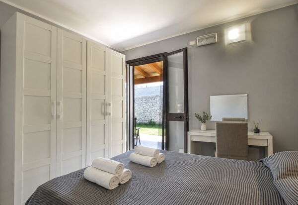 Villa Sara: Autumn, Bedroom, Spring, Summer