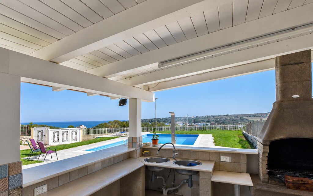 Villa Sara: Autumn, Garden, Pool, Spring, Summer
