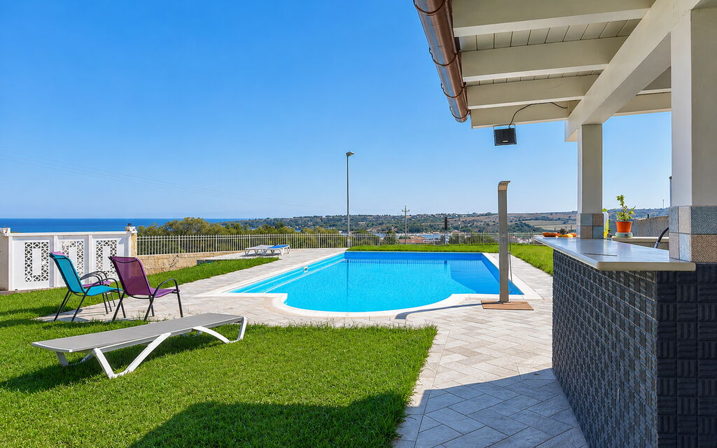 Villa Sara: Autumn, Garden, Pool, Spring, Summer