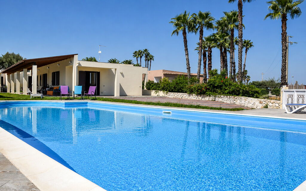 Villa Sara: Autumn, Garden, Pool, Spring, Summer
