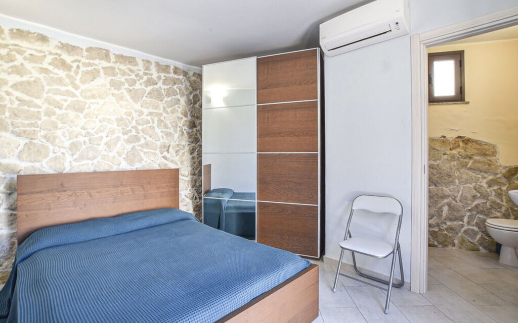 Villa Sara: Autumn, Bathroom, Bedroom, Spring, Summer