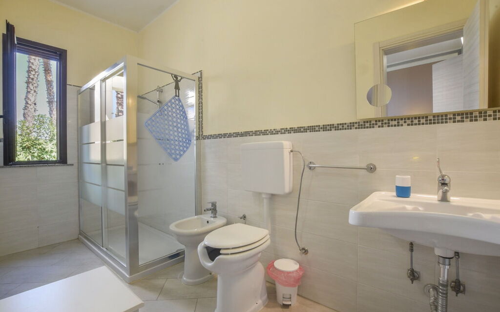 Villa Sara: Autumn, Bathroom, Spring, Summer