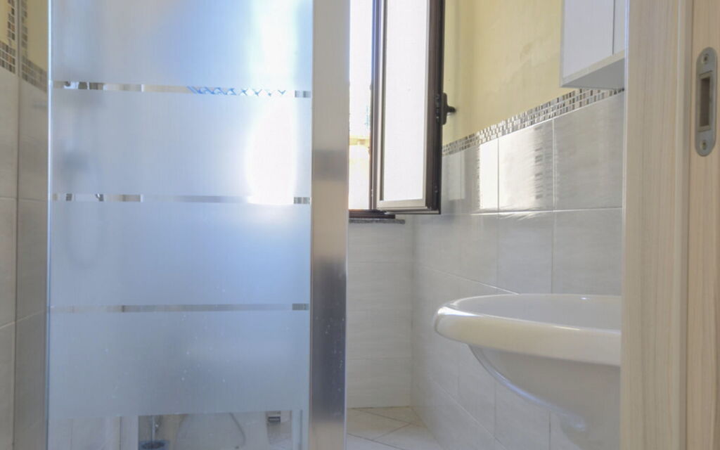 Villa Sara: Autumn, Bathroom, Spring, Summer