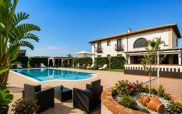 Casa Dafne: Autumn, Pool, Spring, Summer