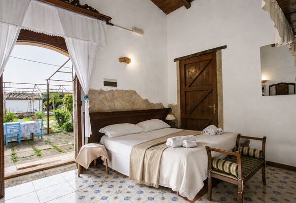 Casa Dafne: Autumn, Bedroom, Spring, Summer