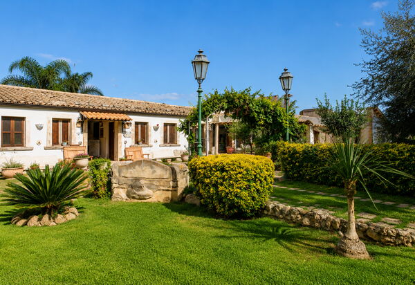 Casa Dafne: Autumn, Balcony / Terrace / Patio, Building Exterior, Garden, Pool, Spring, Summer