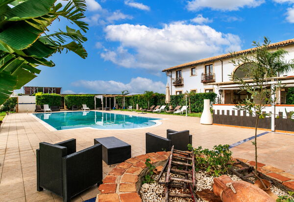 Casa Dafne: Autunno, Balcone / Terrazza / Patio, Estate, Piscina, Primavera