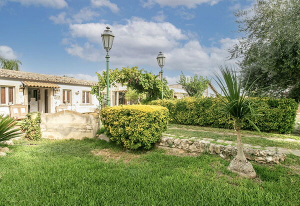 Casa Dafne: Autunno, Entrata Principale, Estate, Giardino, Primavera