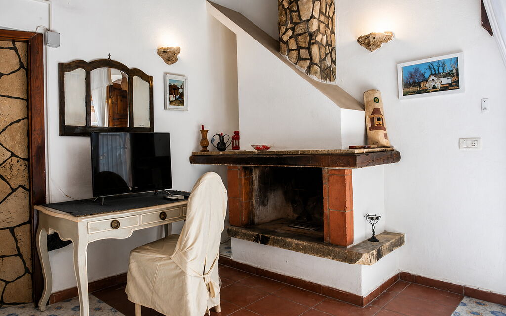 Casa Dafne: Autumn, Living Room, Spring, Summer