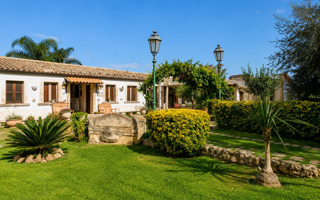 Casa Dafne: Autunno, Balcone / Terrazza / Patio, Estate, Esterni, Giardino, Piscina, Primavera