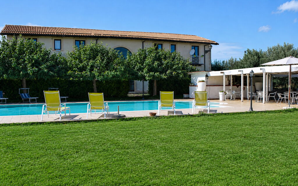 Casa Dafne: Autumn, Garden, Pool, Spring, Summer