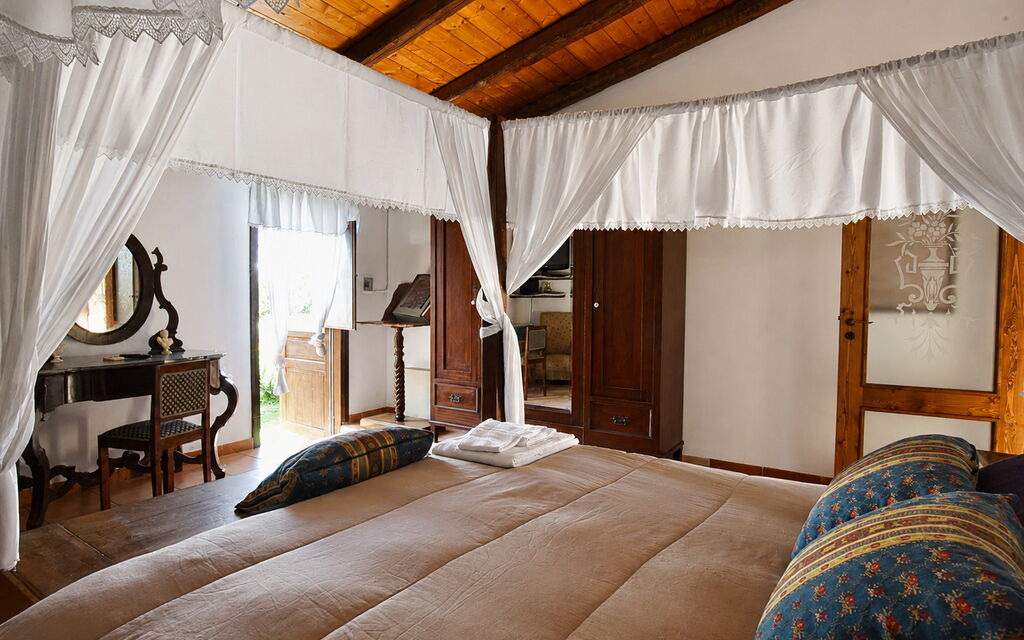 Casa Dafne: Autumn, Bedroom, Spring, Summer