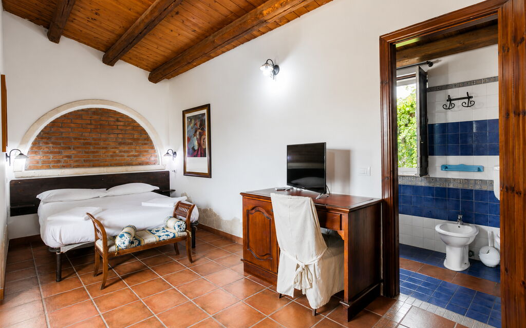 Casa Dafne: Autumn, Bedroom, Spring, Summer
