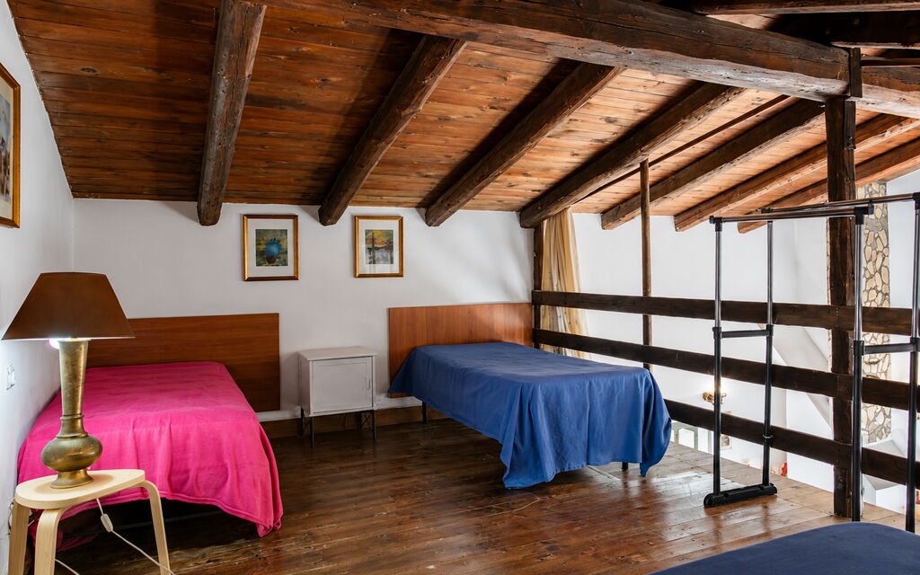 Casa Dafne: Autumn, Bedroom, Spring, Summer