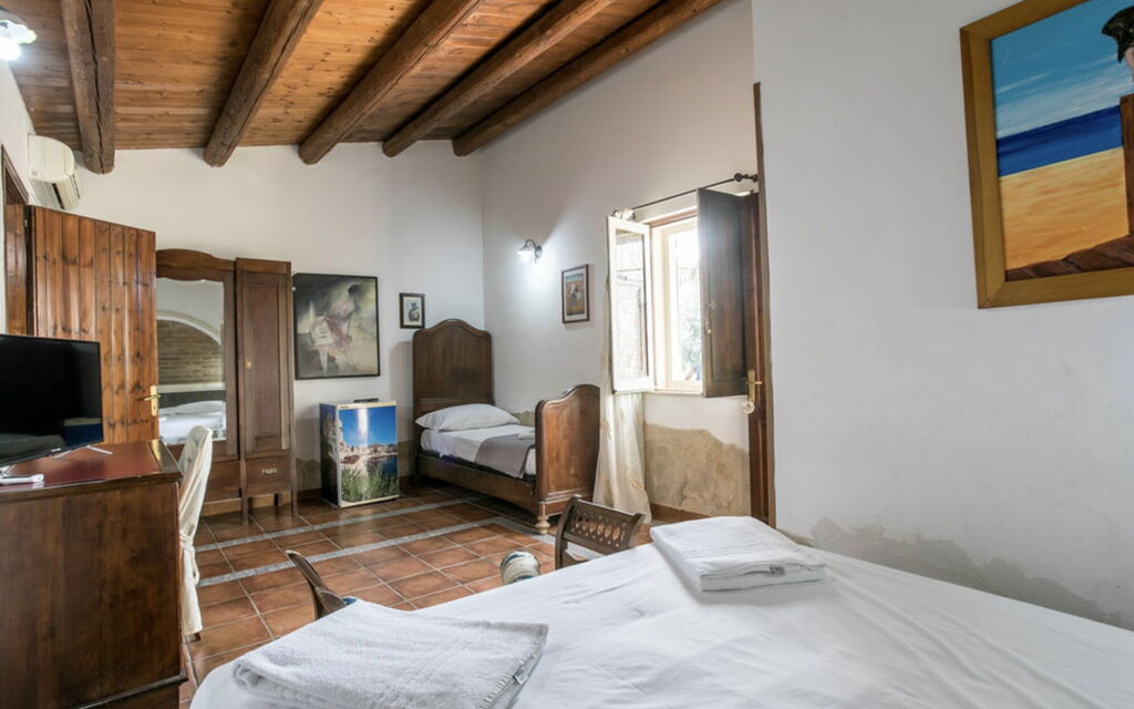 Casa Dafne: Autumn, Bedroom, Spring, Summer
