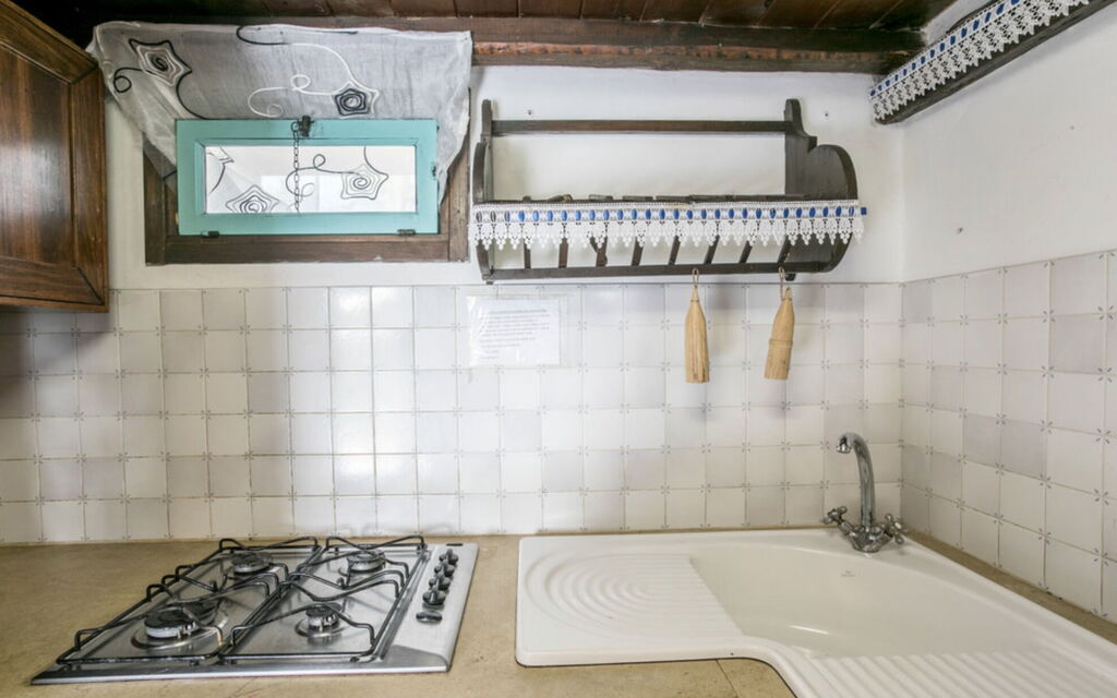 Casa Dafne: Autumn, Kitchen, Spring, Summer